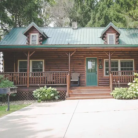 Evergreen Cabin By Amish Country Lodging